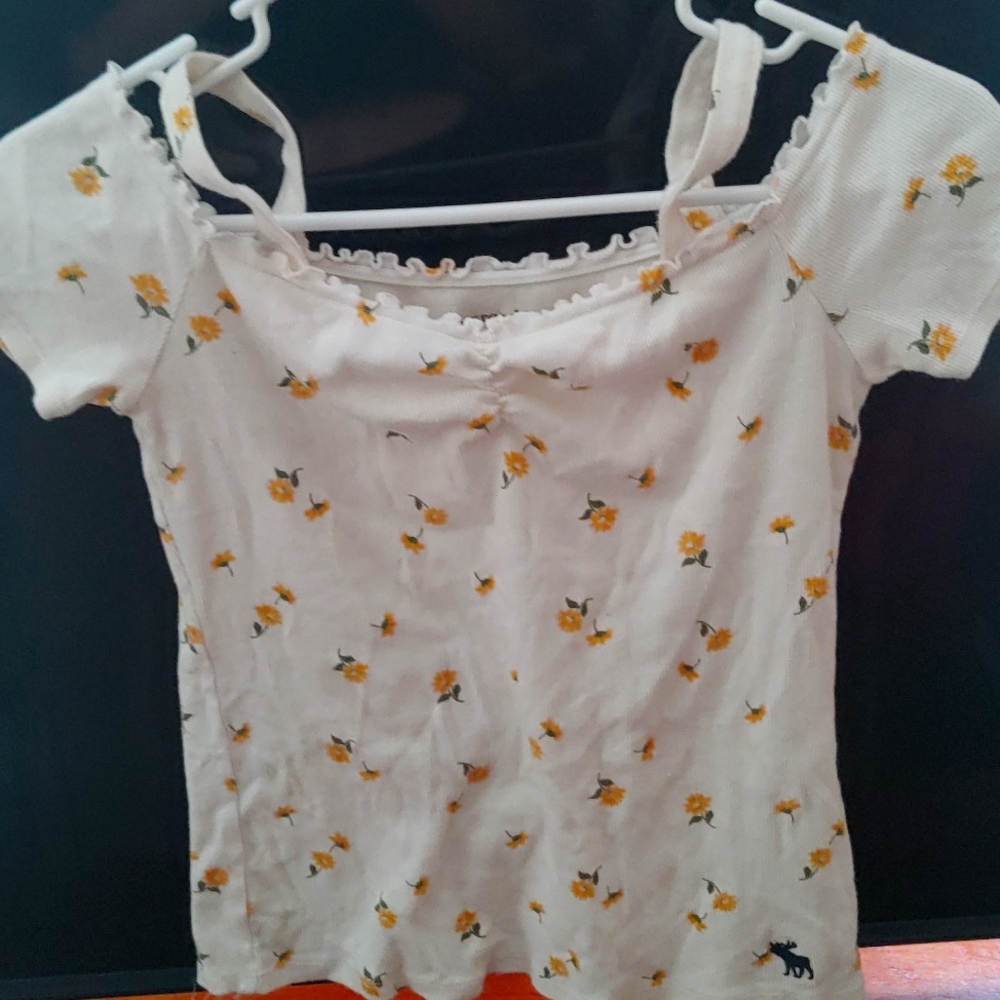 Abercrombie kids white and yellow floral top